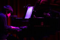 佐藤優介（カメラ＝万年筆）