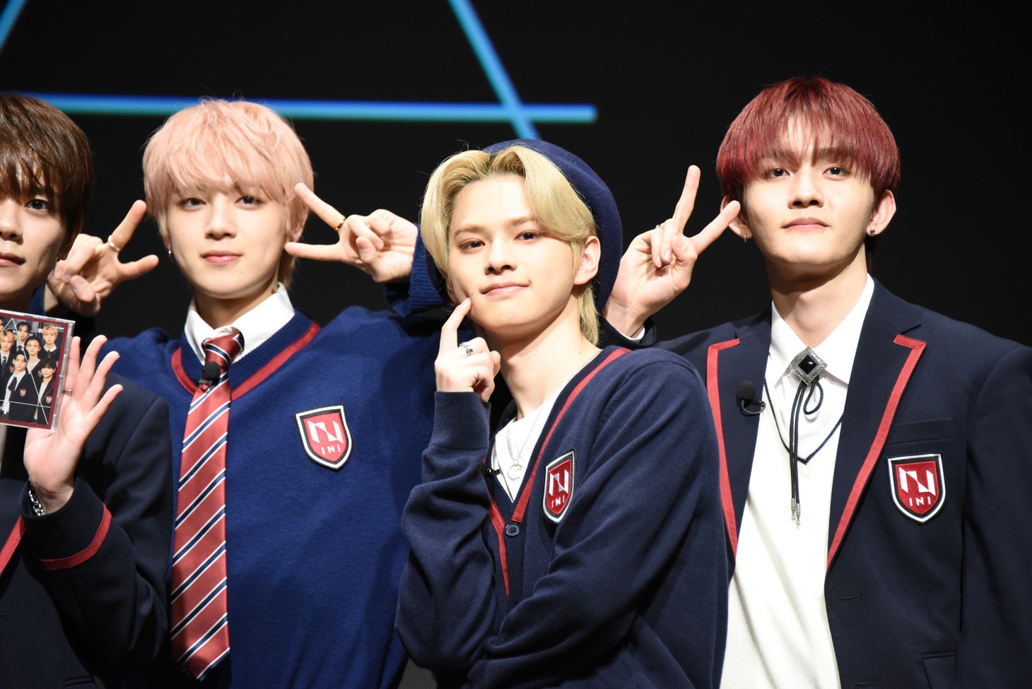 左から佐野雄大、松田迅、田島将吾。