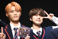 左から木村柾哉、尾崎匠海。