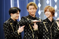 左から松倉海斗、吉澤閑也、七五三掛龍也。