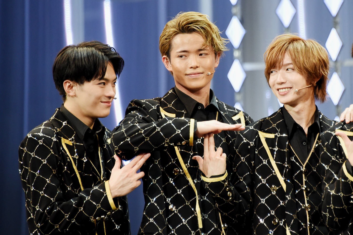 左から松倉海斗、吉澤閑也、七五三掛龍也。