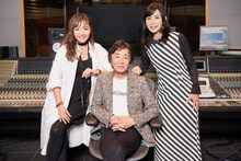 左から杏里、林哲司、竹内まりや。