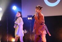 左から山崎カノン、モラレスきあら。