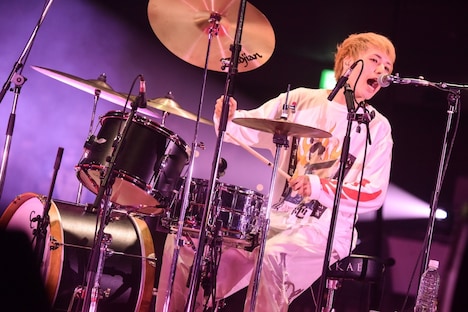 細川千弘（Dr）（Photo by MASANORI FUJIKAWA）