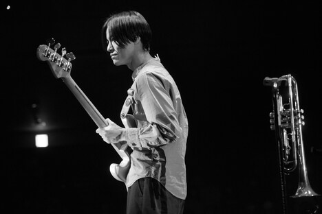 佐藤知己（B）（Photo by MASANORI FUJIKAWA）