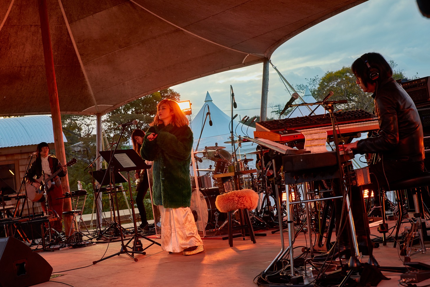 YEN TOWN BAND