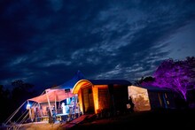 「YEN TOWN BAND SPECIAL LIVE in KURKKU FIELDS」の様子。