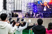 ゴールデンボンバー