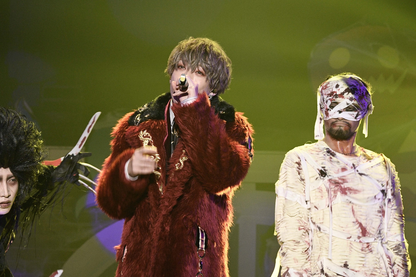 人気画像7位は「実はバンパイアだった浦島坂田船、初の配信ハロパでたっぷり24曲パフォーマンス」より、センラ。（撮影：小松陽祐 / ODD JOB、堀卓朗 / ELENORE）