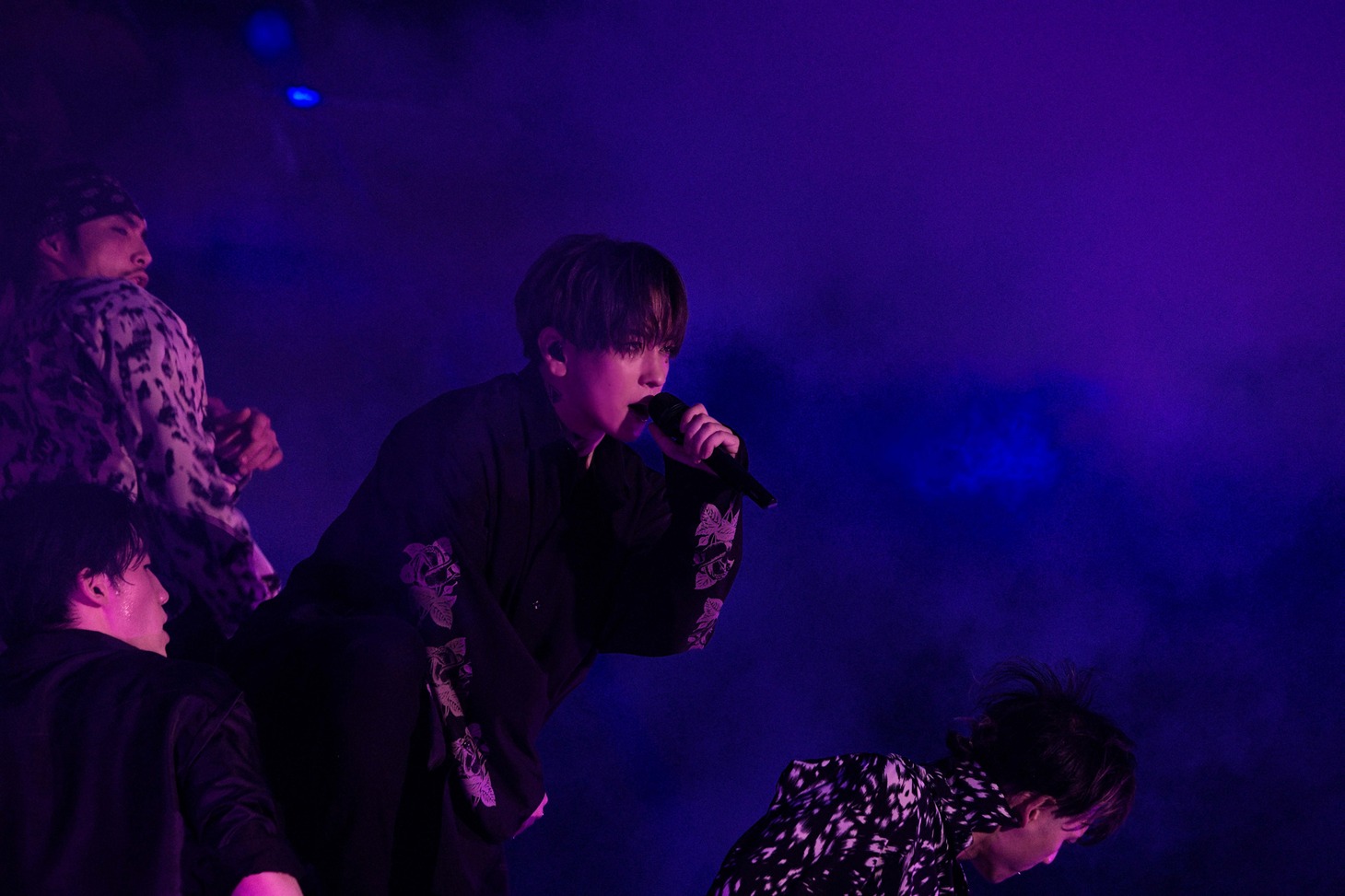 人気画像4位は「実はバンパイアだった浦島坂田船、初の配信ハロパでたっぷり24曲パフォーマンス」より、志麻。（撮影：小松陽祐 / ODD JOB、堀卓朗 / ELENORE）