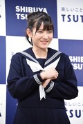 沖縄で食べた料理の話に笑顔が止まらない北川莉央（モーニング娘。'21）。