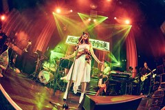 黒木渚がキネマ倶楽部で「死に損ないのパレード」、観客と音楽で1つに