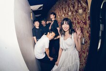 黒木渚とバンドメンバー。（撮影：後藤壮太郎）