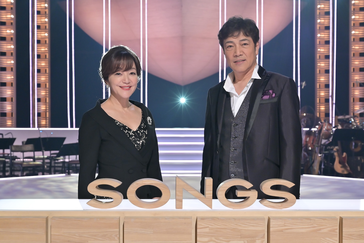 左から岩崎宏美、野口五郎。（写真提供：NHK）