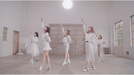 i☆Ris「12月のSnowry」ミュージックビデオより。