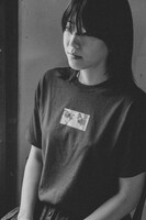 urarakacat Tシャツの着用イメージ。