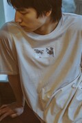 urarakacat Tシャツの着用イメージ。