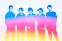 wacci。中央が橋口洋平。