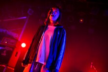 牛丸ありさ（Vo, G / yonige）（Photo by AZUSA TAKADA）