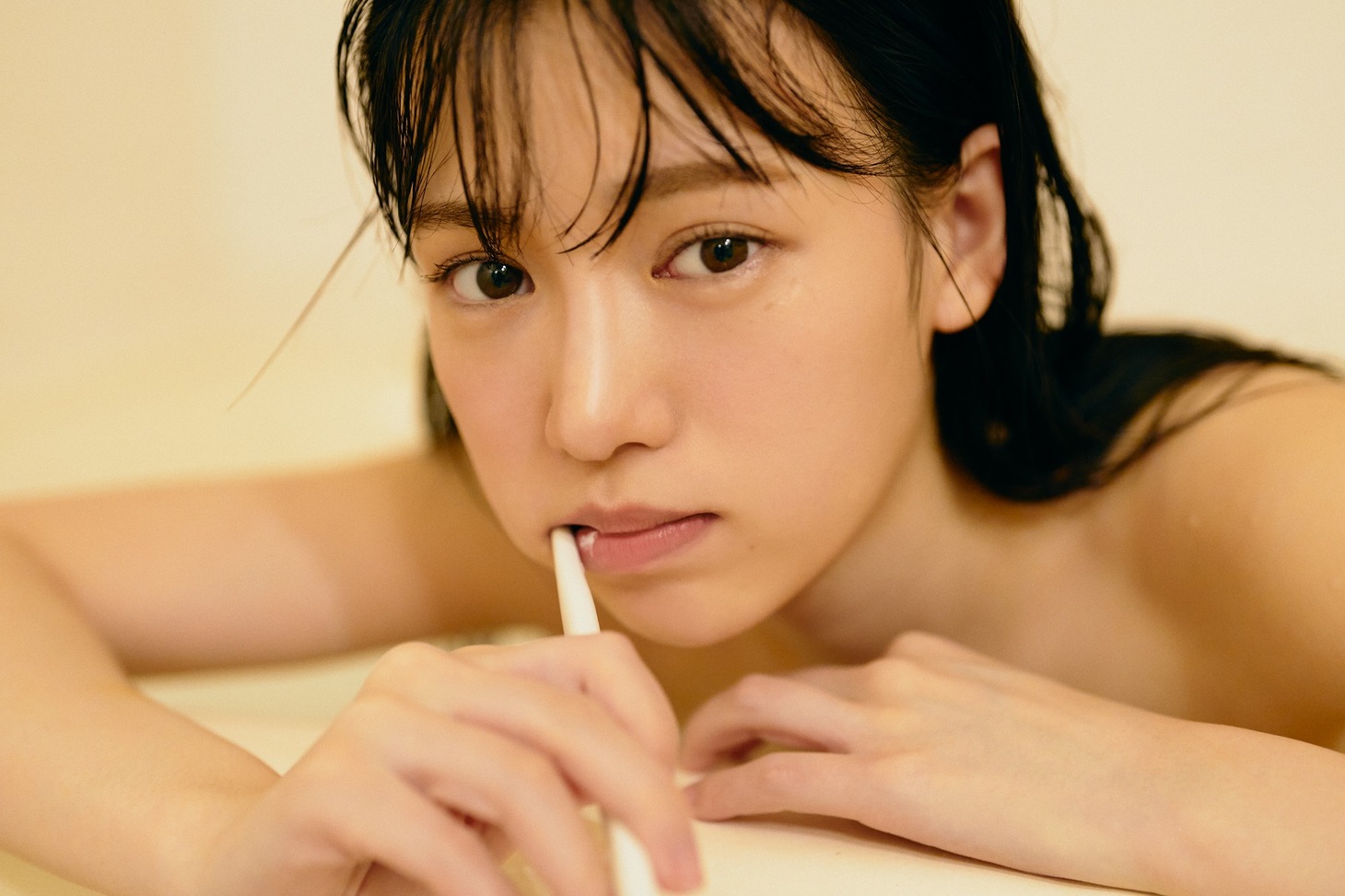 運上弘菜「WHITE.」より。