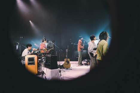 DYGL「A Daze In A Haze Tour」東京・USEN STUDIO COAST公演の様子。（Photo by ERINA UEMURA）