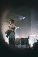 Nobuki Akiyama（Vo, G）（Photo by ERINA UEMURA）