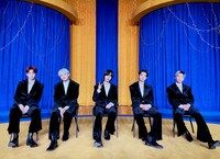 TOMORROW X TOGETHER (P)&(C)BIGHIT MUSIC