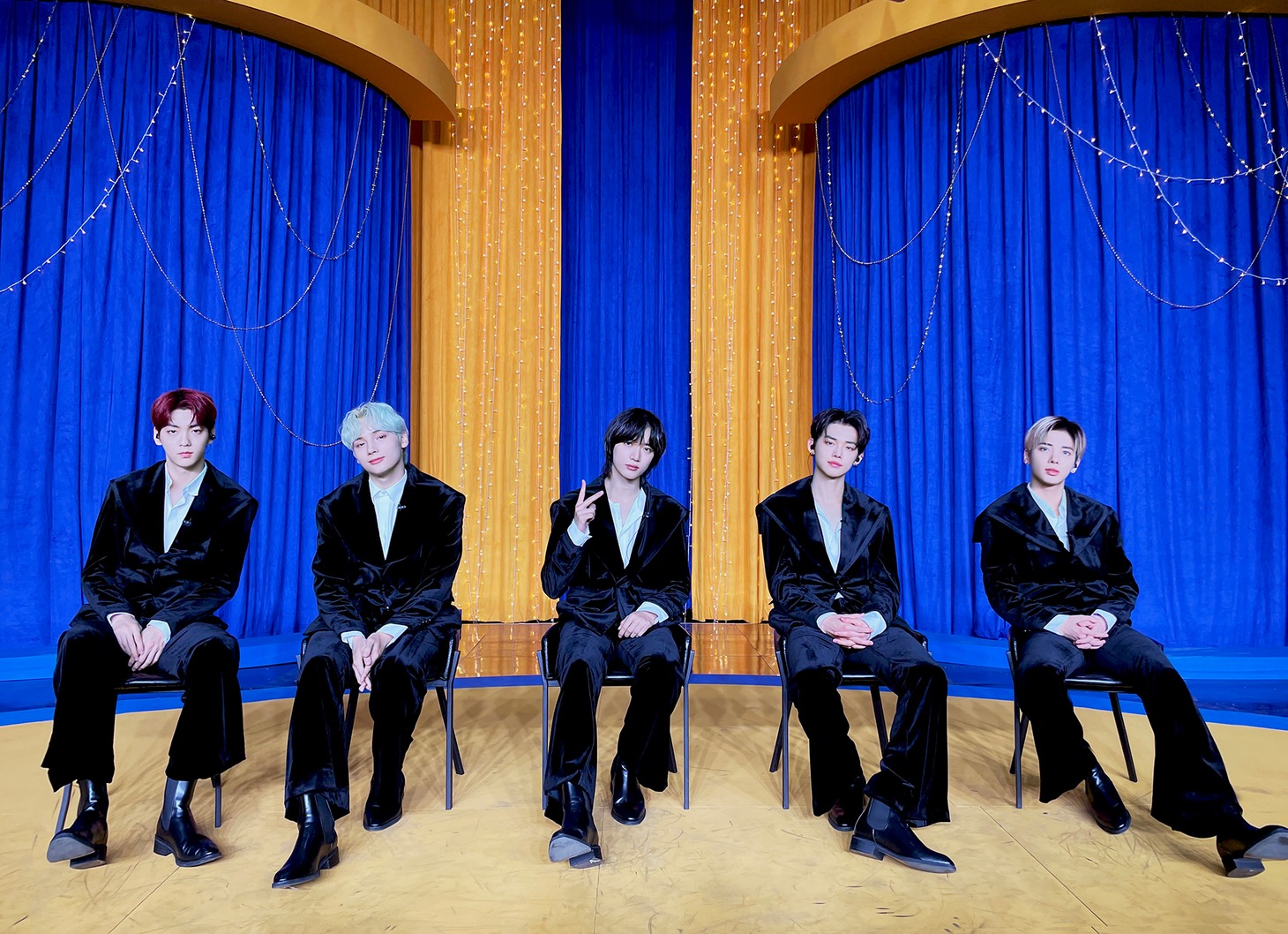 TOMORROW X TOGETHER (P)&(C)BIGHIT MUSIC