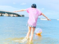PARADISES「柏木由紀なりのPARADISES -夏のバカヤロー-」ミュージックビデオより。