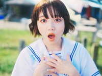 PARADISES「柏木由紀なりのPARADISES -夏のバカヤロー-」ミュージックビデオより。