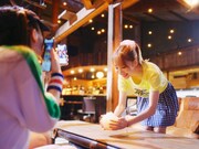 PARADISES「柏木由紀なりのPARADISES -夏のバカヤロー-」ミュージックビデオより。