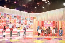 「『ももクロChan』10周年記念オンラインプレミアムライブ！～最高の笑顔でバラエティ番組～」の様子。