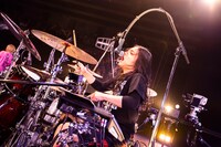 もりもりもと（Dr, Cho）（撮影：オイケカオリ、日吉“JP”純平、ハヤシマコ）