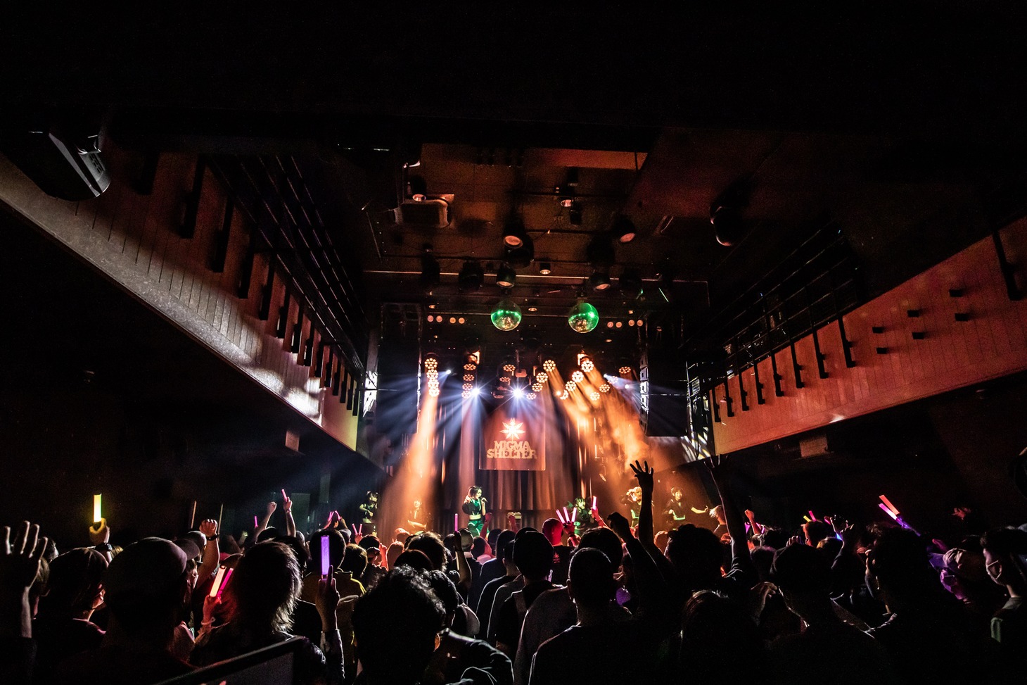 MIGMA SHELTER・ユブネ生誕RAVE「BIRTH TOWEL」の様子。（Photo by Masayo）