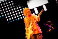 しばたありぼぼ（B, Vo）（撮影：オイケカオリ、日吉“JP”純平、ハヤシマコ）