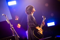 こやまたくや（G, Vo）（撮影：オイケカオリ、日吉“JP”純平、ハヤシマコ）