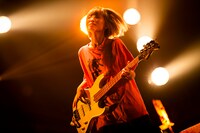 しばたありぼぼ（B, Vo）（撮影：オイケカオリ、日吉“JP”純平、ハヤシマコ）