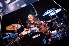 もりもりもと（Dr, Cho）（撮影：オイケカオリ、日吉“JP”純平、ハヤシマコ）