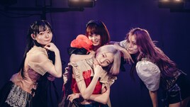 MAPA初ワンマンでアルバム「四天王」再現、狂った祭りを繰り広げて「また音楽で会いましょう」