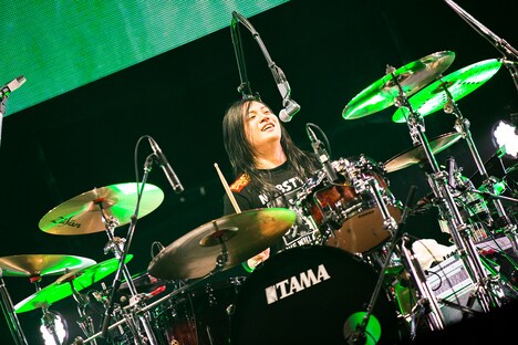 もりもりもと（Dr, Cho）（撮影：オイケカオリ、日吉“JP”純平、ハヤシマコ）