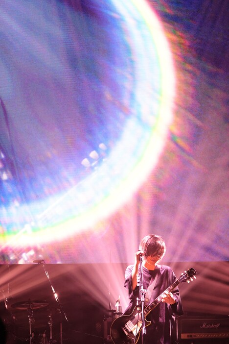 こやまたくや（G, Vo）（撮影：オイケカオリ、日吉“JP”純平、ハヤシマコ）