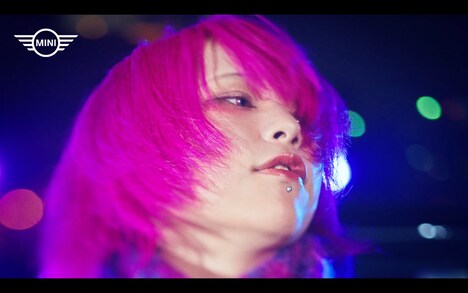 「Launched By.」より。