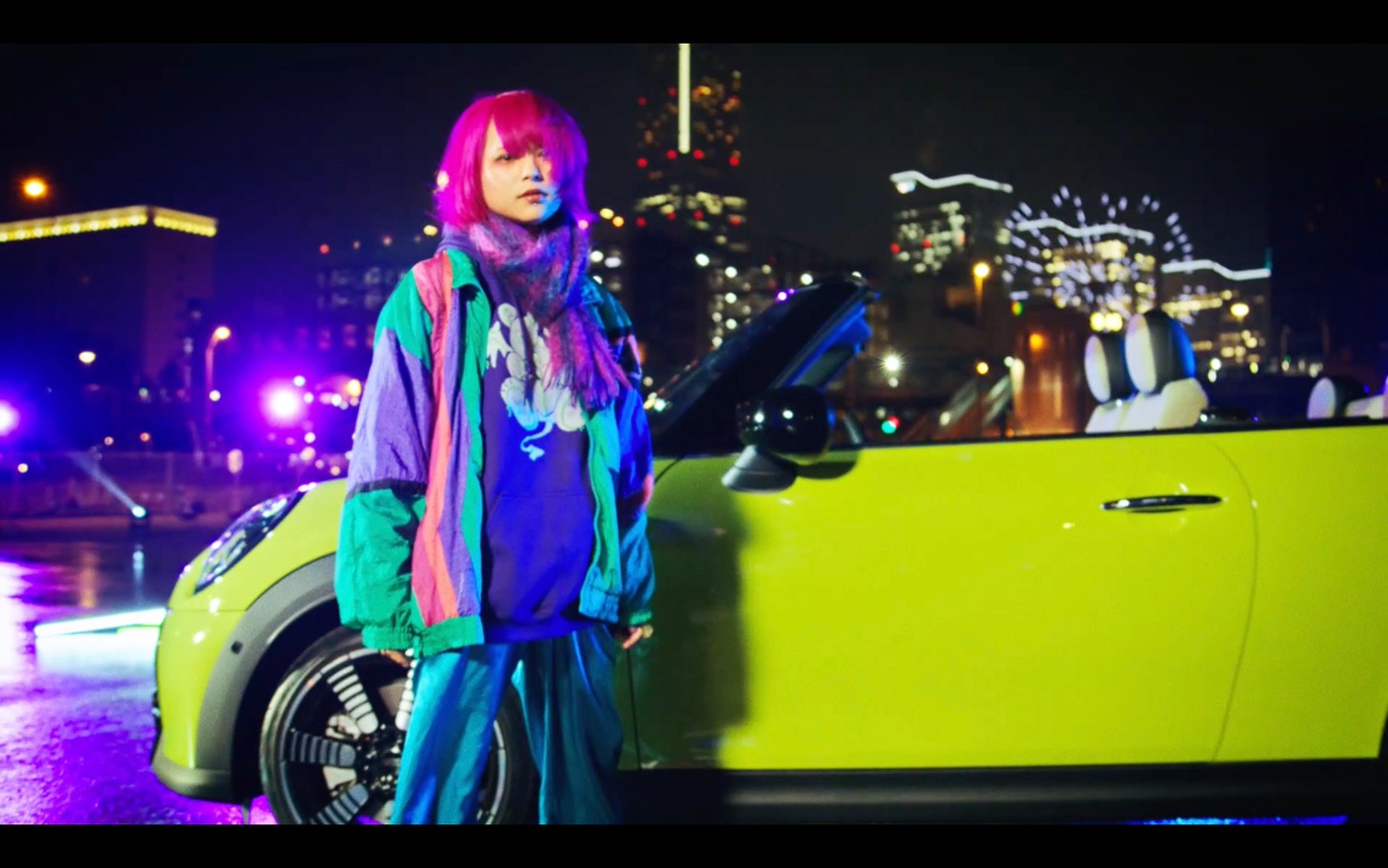 「Launched By.」より。