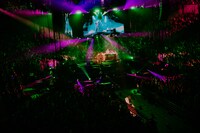 「Creepy Nuts ONE MAN TOUR『Case』」横浜アリーナ公演の様子。（Photo by @umihayato, Retouched by @hiroyabrian）