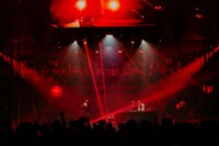 「Creepy Nuts ONE MAN TOUR『Case』」横浜アリーナ公演の様子。（Photo by @umihayato, Retouched by @hiroyabrian）