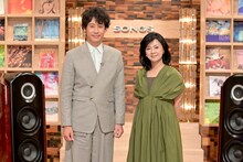 左から大泉洋、薬師丸ひろ子。（写真提供：NHK）