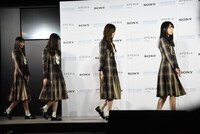 イベント会場に登場する遠藤さくら、齋藤飛鳥、梅澤美波、賀喜遥香。