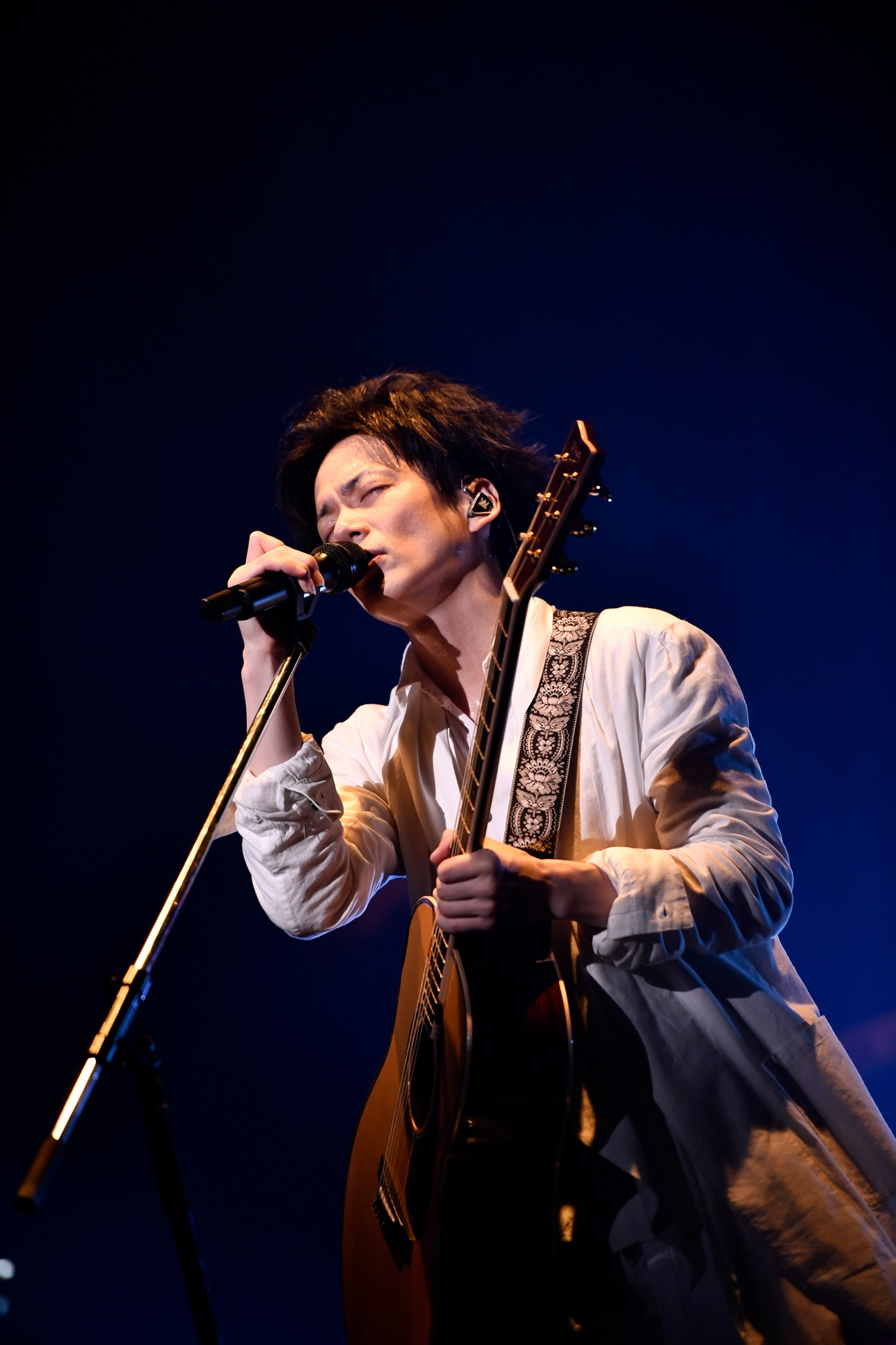 田澤孝介（Vo）（撮影：江隈麗志）
