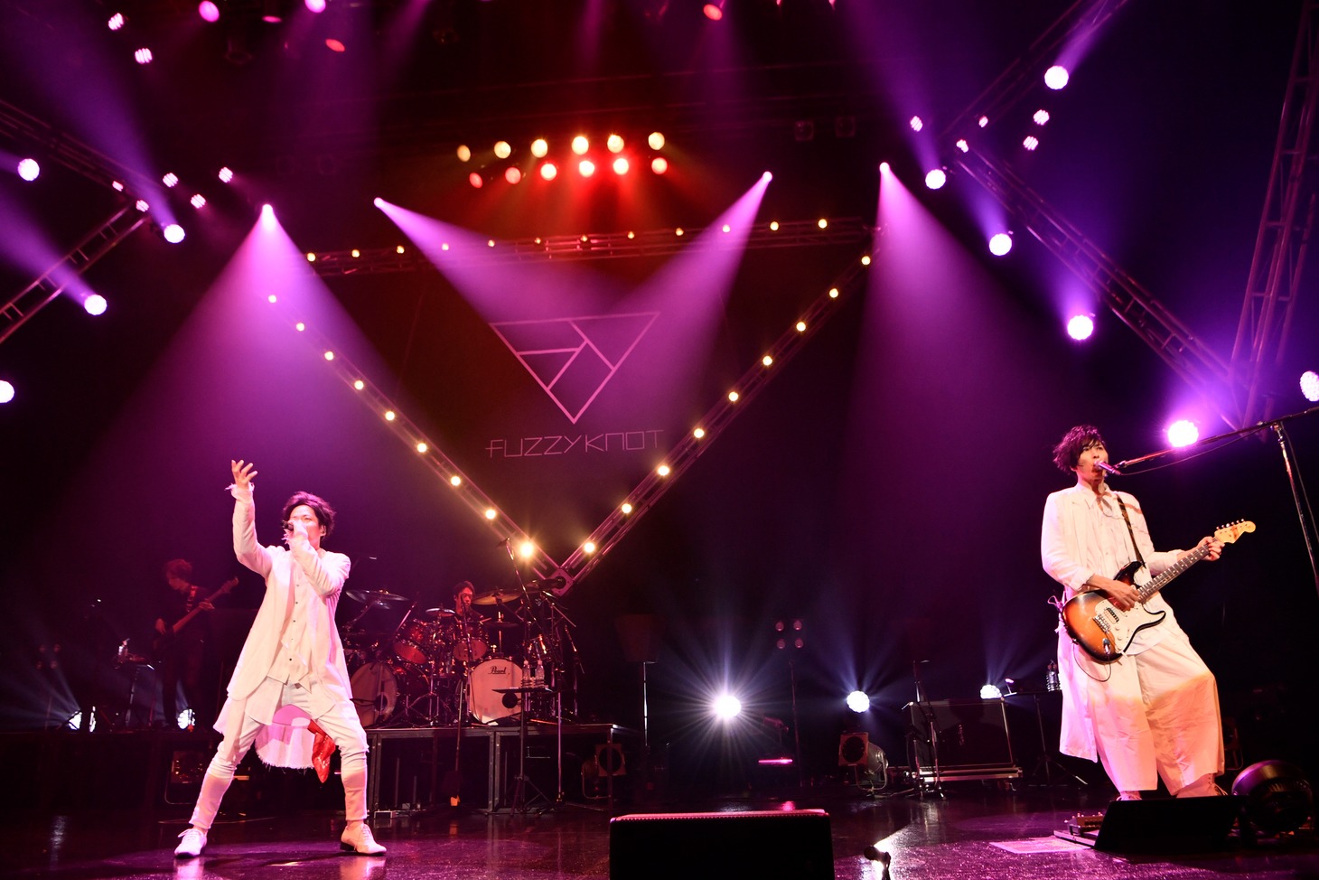 「fuzzy knot Live 2021 ～Beginning of knot～」の様子。（撮影：江隈麗志）