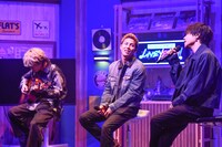 左から吉田喜一、RIKU、柳田周作。（Photo by AZUSA TAKADA）